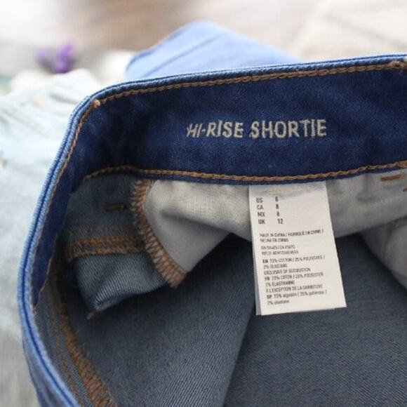 American Eagle Mom Jean Shorts Size 8 Raw Hem Fray Light Royal Blue Hi-Rise Deni - Picture 3 of 3